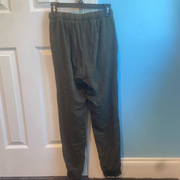 Active USA Distressed Green Sweatpants - Picture 3 of 4